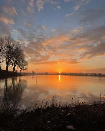 Casita Aan De Ijssel Holiday home